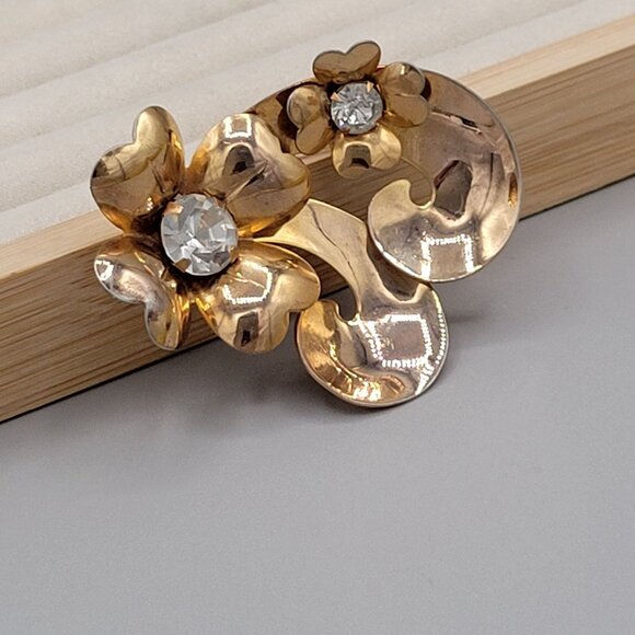Coro Gold Tone Floral Flower Brooch Pin Rhinestones Center Signed Vtg 2"x2.5" - Picture 5 of 8